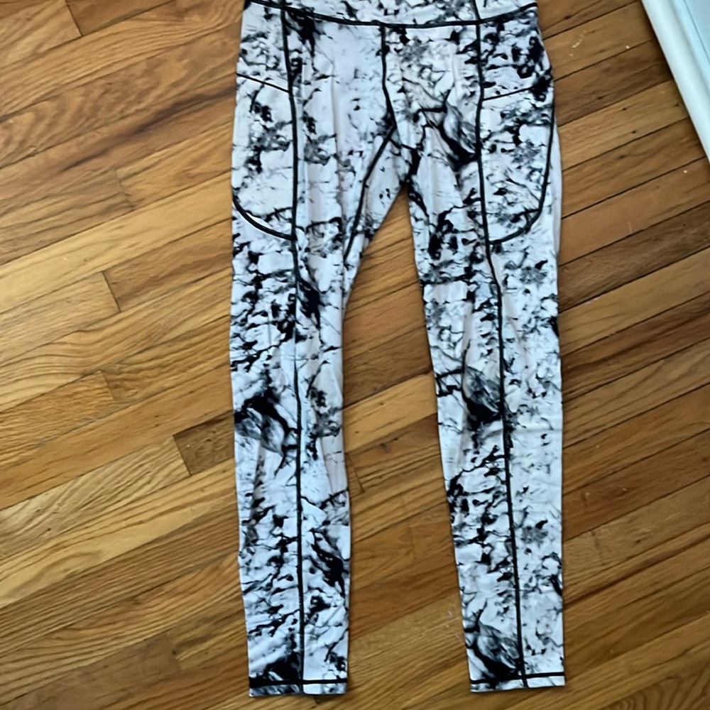 High rise marbled leggings